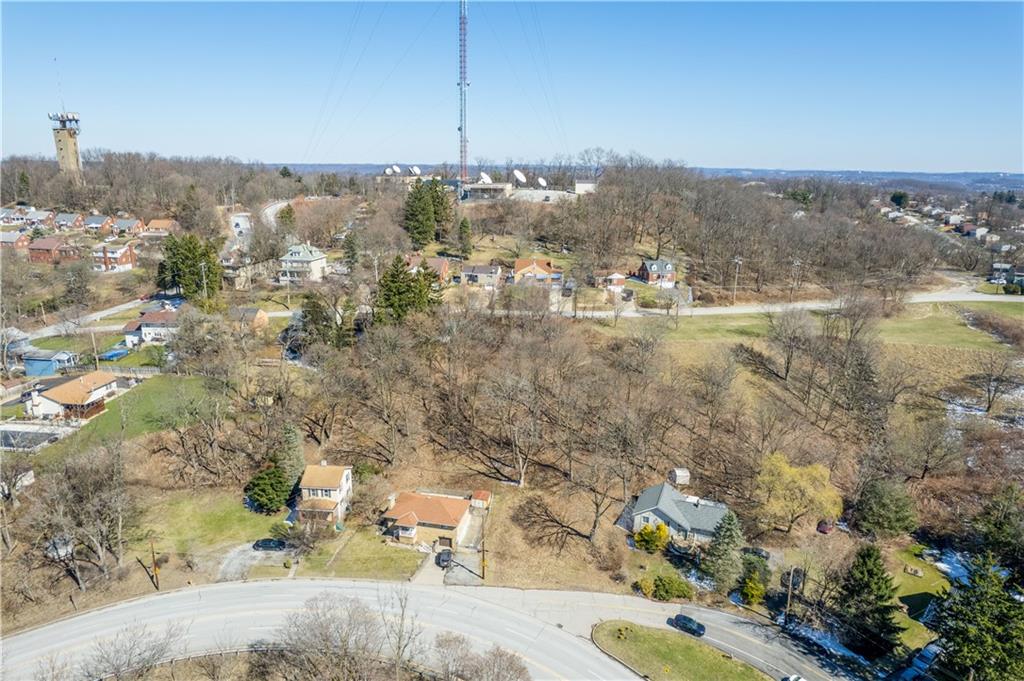 4224 Evergreen Road Pittsburgh, PA 15214 - Photo 9 of 12 a view of a city