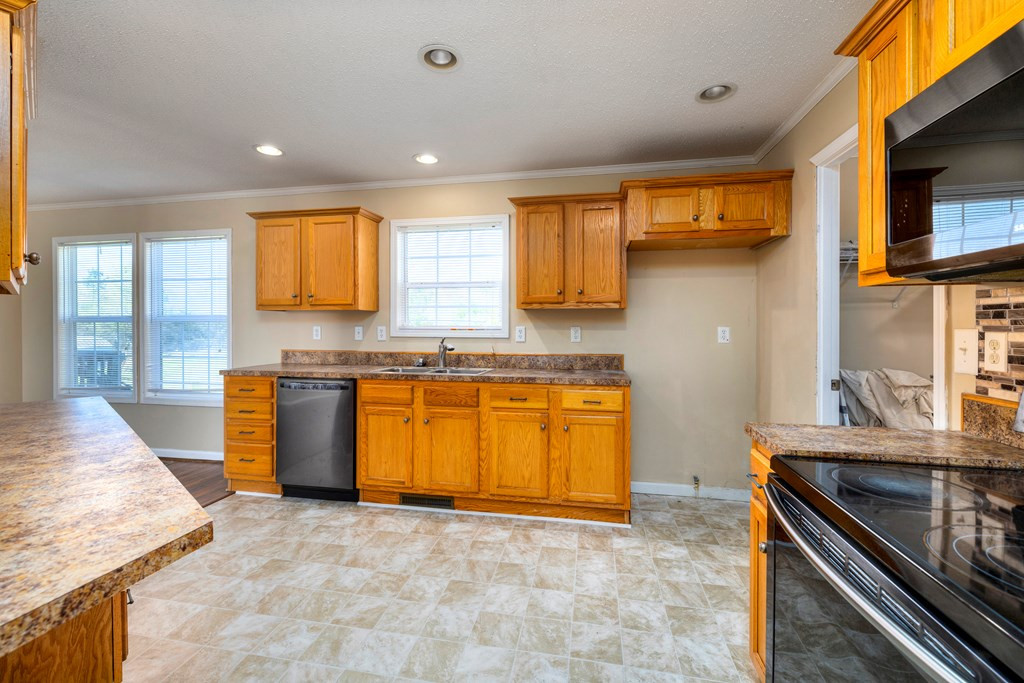 4685 Pineside Drive Rembert, SC 29128 - Photo 8 of 33