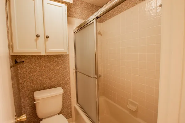 $2,100 | 1127 Lois Street, Kerrville, TX 78028