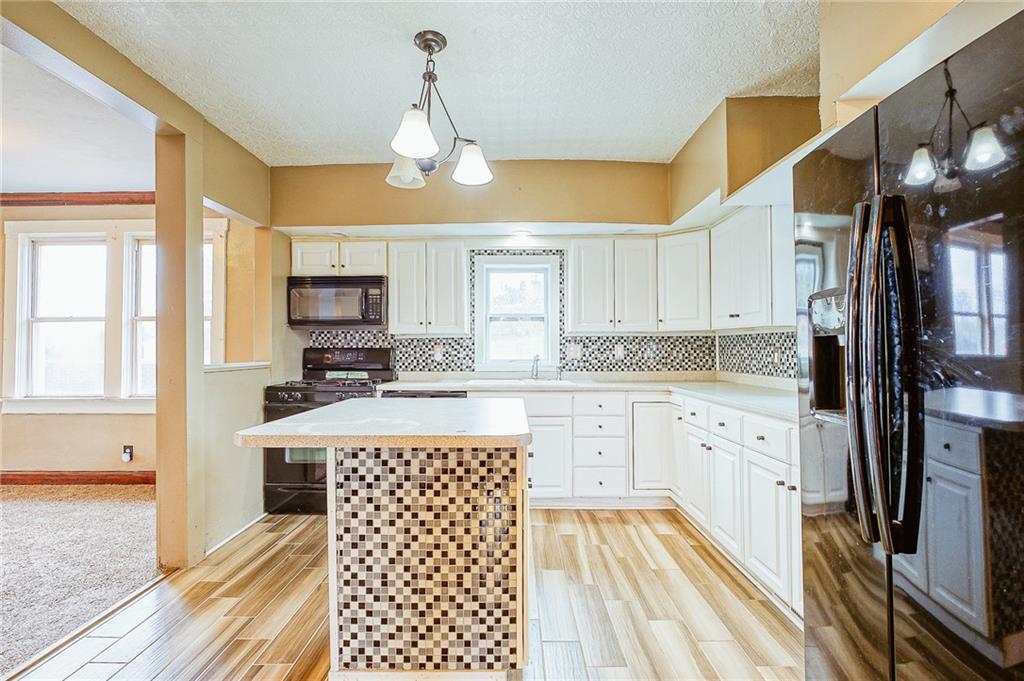 545 Fort Couch Road Pittsburgh, PA 15241 - Photo 5 of 21 Kitchen Area