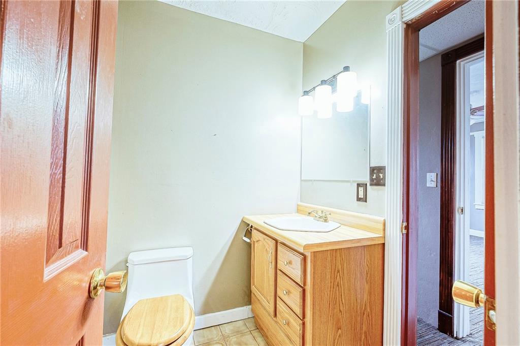 545 Fort Couch Road Pittsburgh, PA 15241 - Photo 10 of 21 Main Floor Half Bath