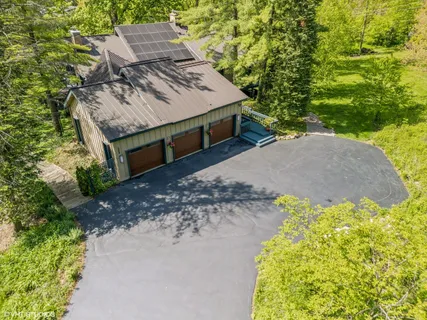 $825,000 | 284 Oxford Road, North Barrington, IL 60010