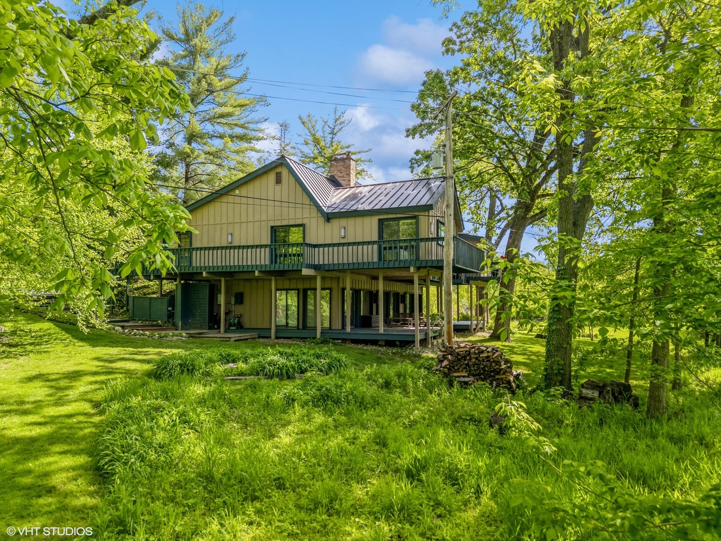 284 Oxford Road North Barrington, IL 60010 - Photo 31 of 48 a view of a house with a yard