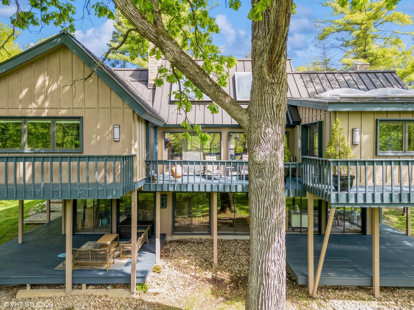 284 Oxford Road North Barrington, IL 60010 - Photo 35 of 48 front view of a house with a porch