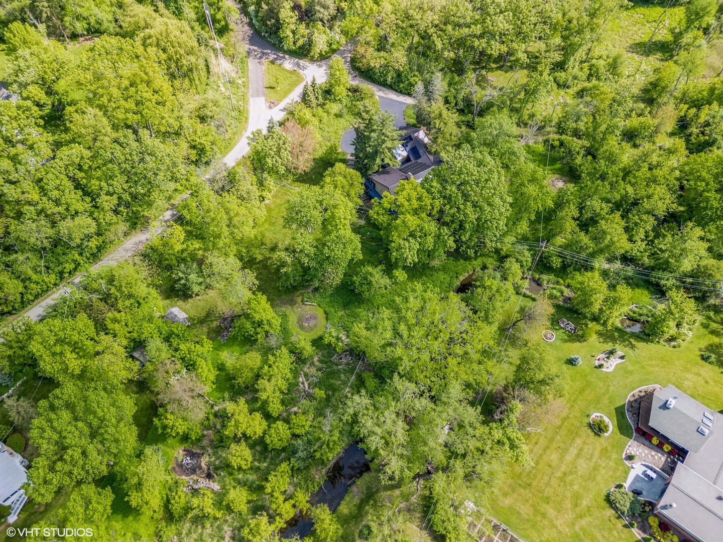 284 Oxford Road North Barrington, IL 60010 - Photo 38 of 48 a view of a yard with plants