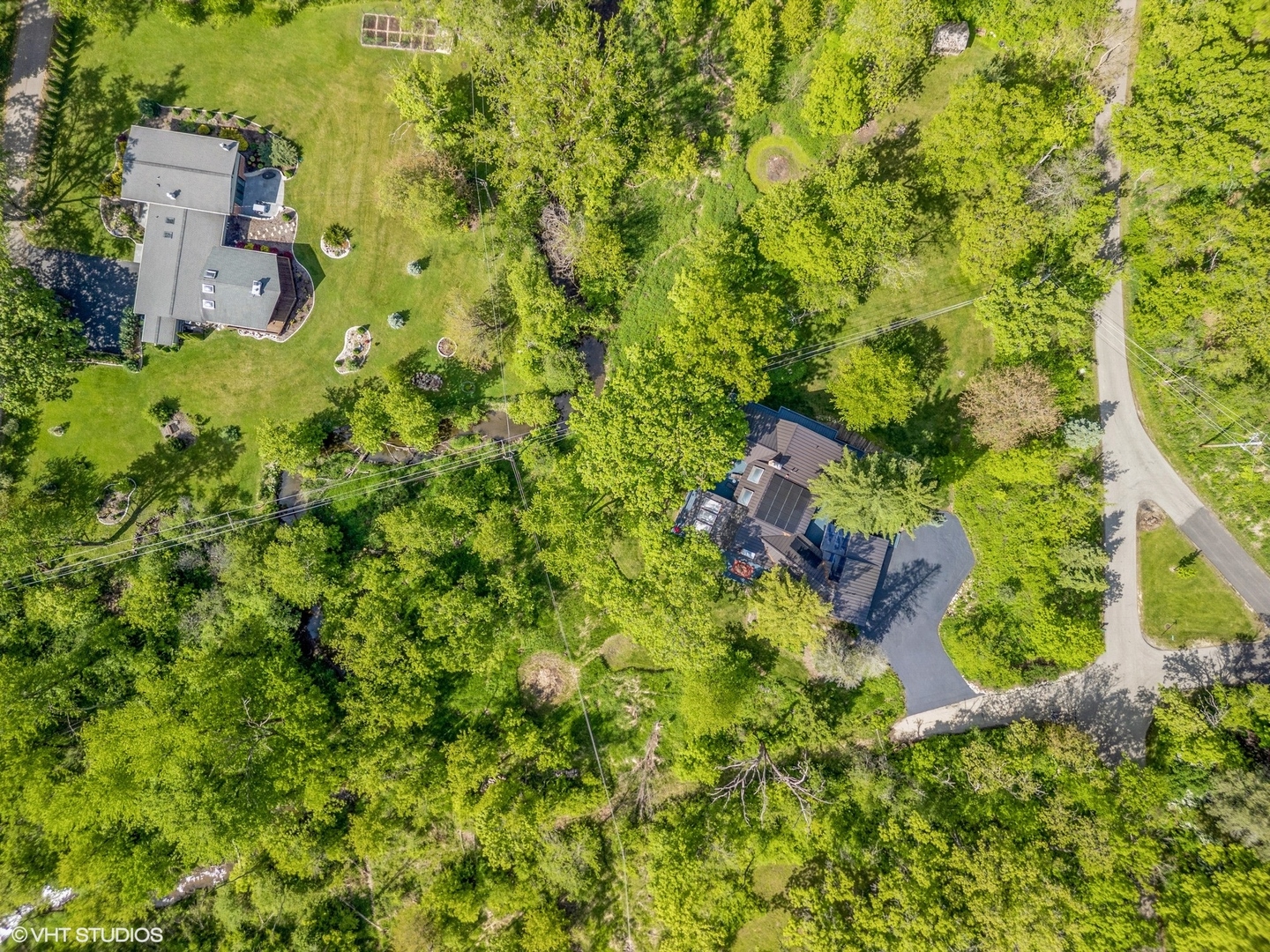 284 Oxford Road North Barrington, IL 60010 - Photo 41 of 48 a backyard of a house with lots of green space