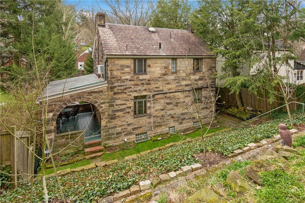 257 Cascade Road Pittsburgh, PA 15221 - Photo 23 of 25 Gallery Image 23