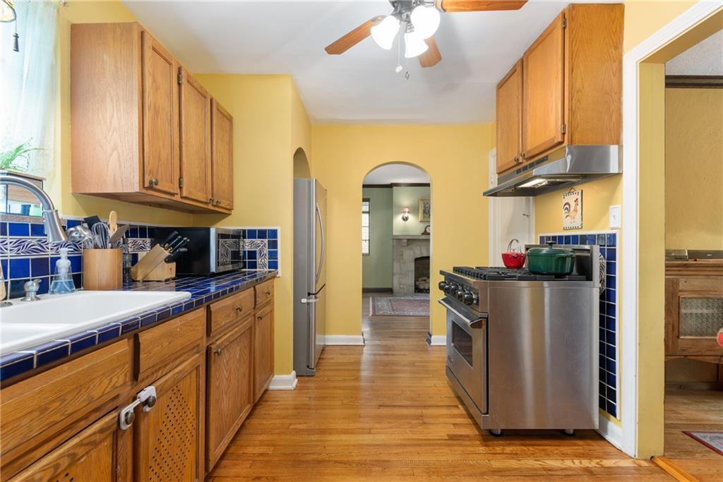 257 Cascade Road Pittsburgh, PA 15221 - Photo 8 of 25 Gallery Image 8