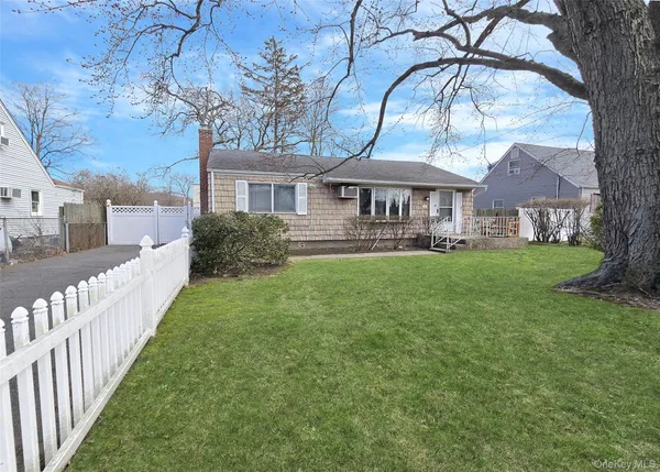 $499,999 | 49 Lakewood Avenue, Ronkonkoma, NY 11779