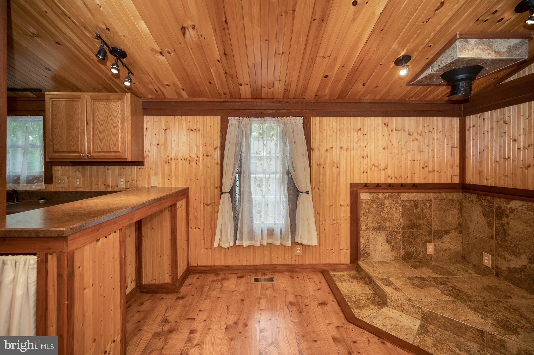 4239 Lakeview Parkway Locust Grove, VA 22508 - Photo 13 of 65