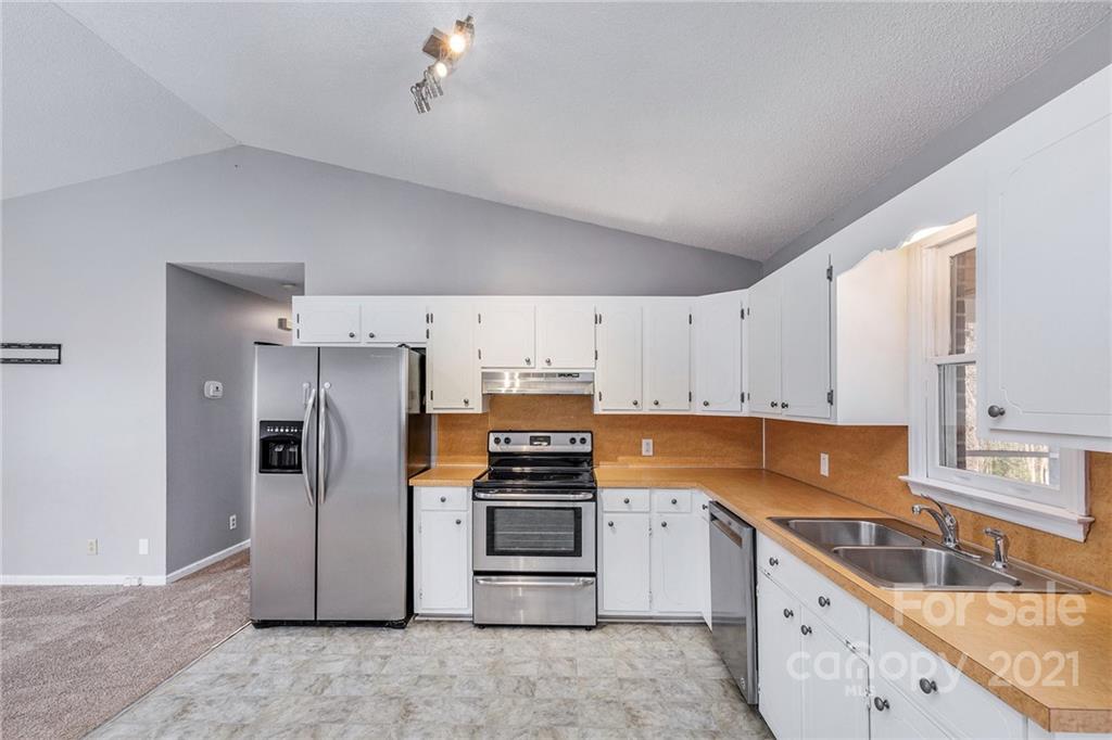 2124 State Rd S-29-39 Lancaster, SC 29720 - Photo 4 of 21