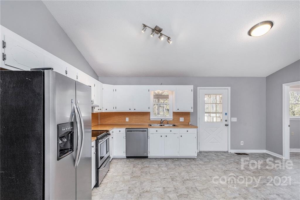 2124 State Rd S-29-39 Lancaster, SC 29720 - Photo 10 of 21