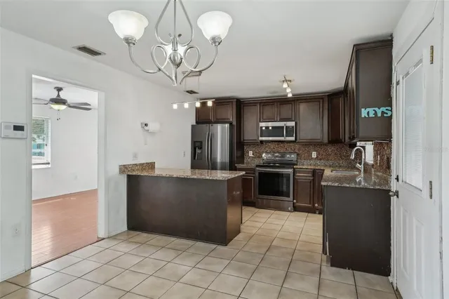 $2,000 | 503 Holt Circle, Winter Haven, FL 33880