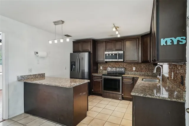 $2,000 | 503 Holt Circle, Winter Haven, FL 33880