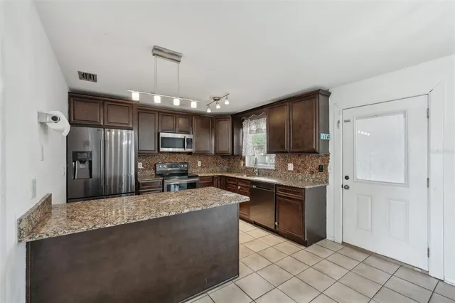 $2,000 | 503 Holt Circle, Winter Haven, FL 33880