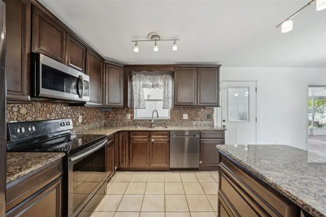 $2,000 | 503 Holt Circle, Winter Haven, FL 33880