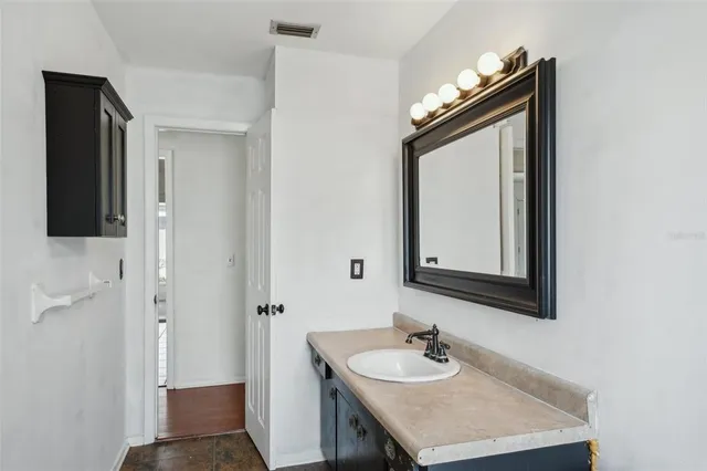 $2,000 | 503 Holt Circle, Winter Haven, FL 33880