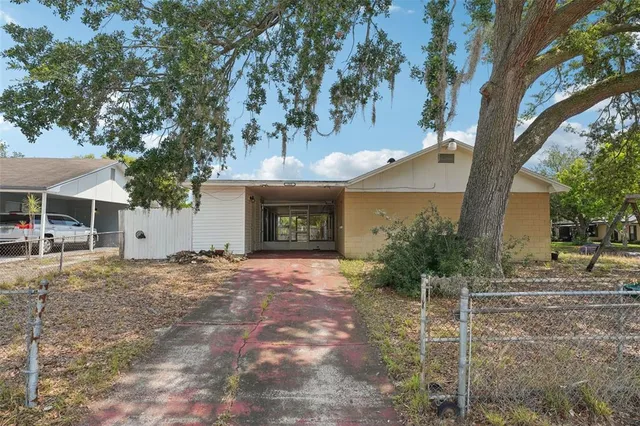 $2,000 | 503 Holt Circle, Winter Haven, FL 33880