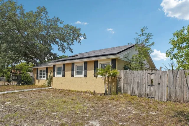 $2,000 | 503 Holt Circle, Winter Haven, FL 33880