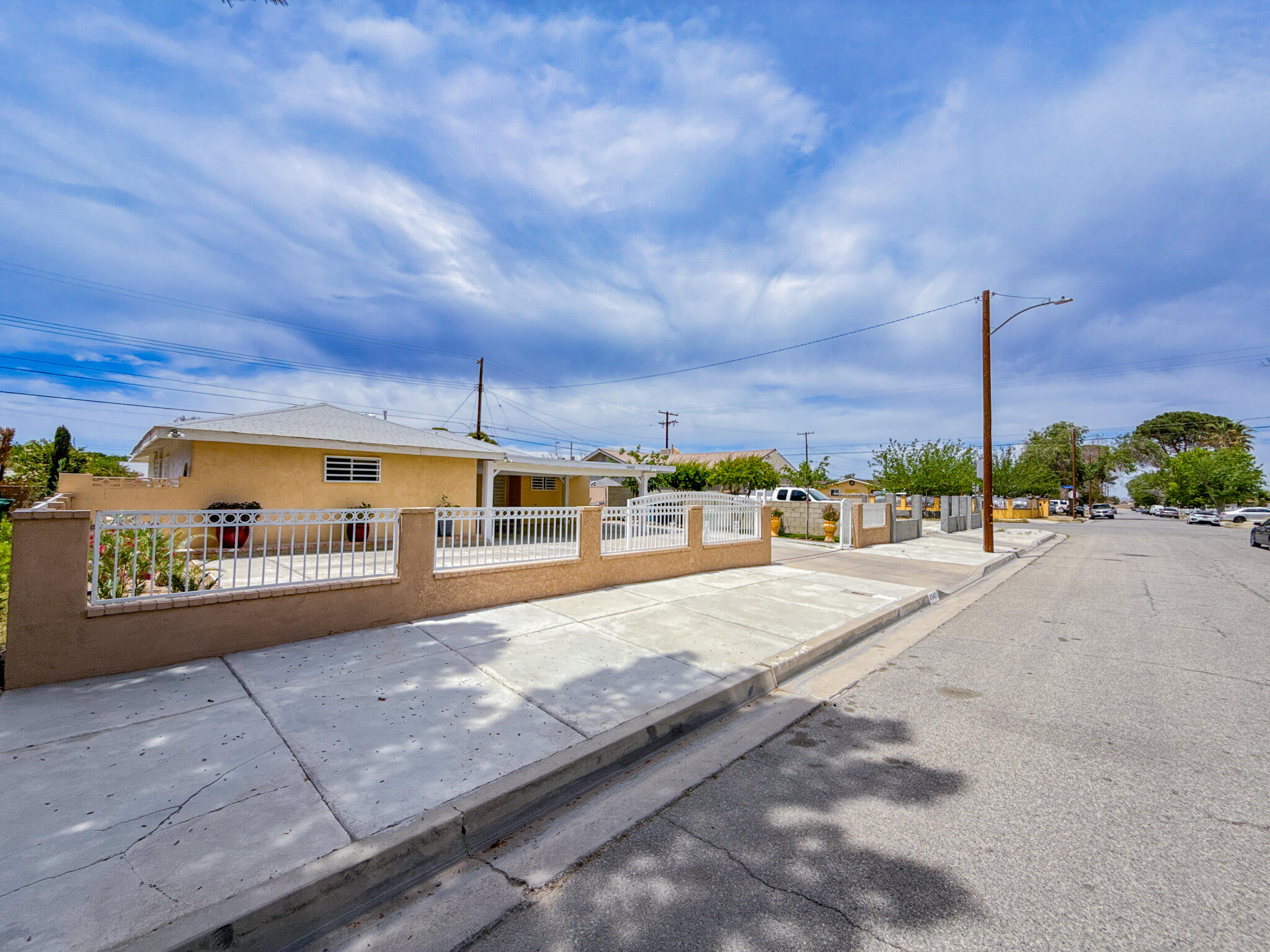 45431 Sancroft Avenue Lancaster, CA 93535 - Photo 2 of 49