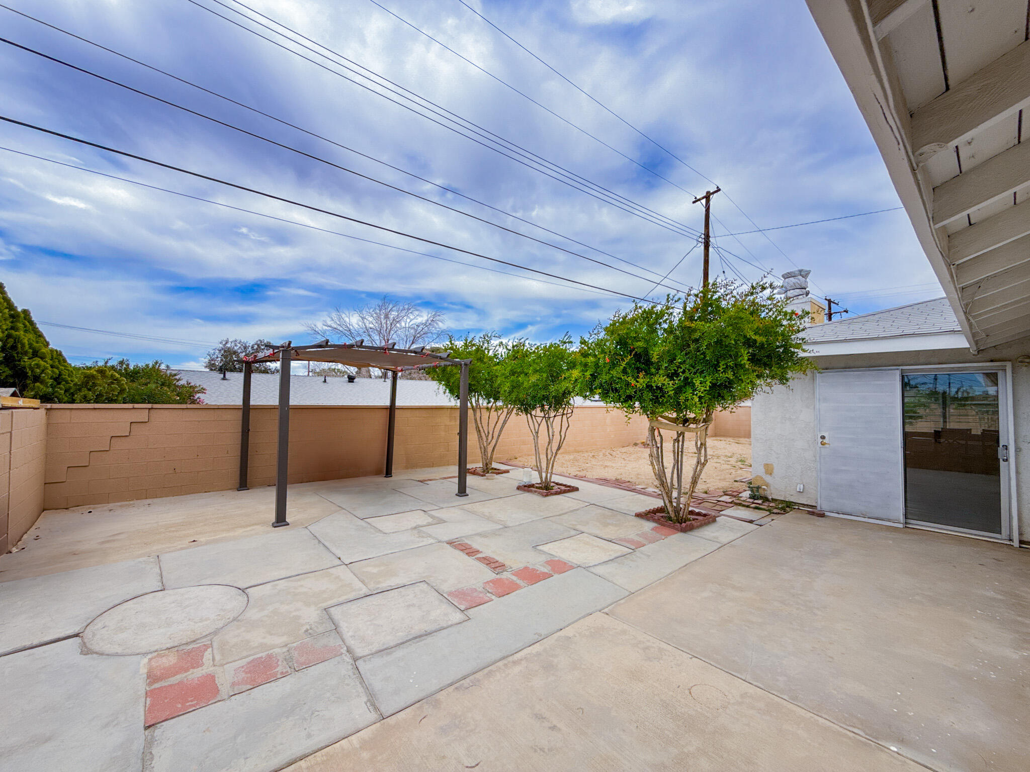 45431 Sancroft Avenue Lancaster, CA 93535 - Photo 37 of 49 a view of a terrace