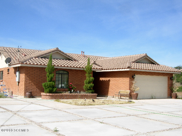 1026 B Circulo Golondrina Rio Rico, AZ 85648 - Photo 1 of 6