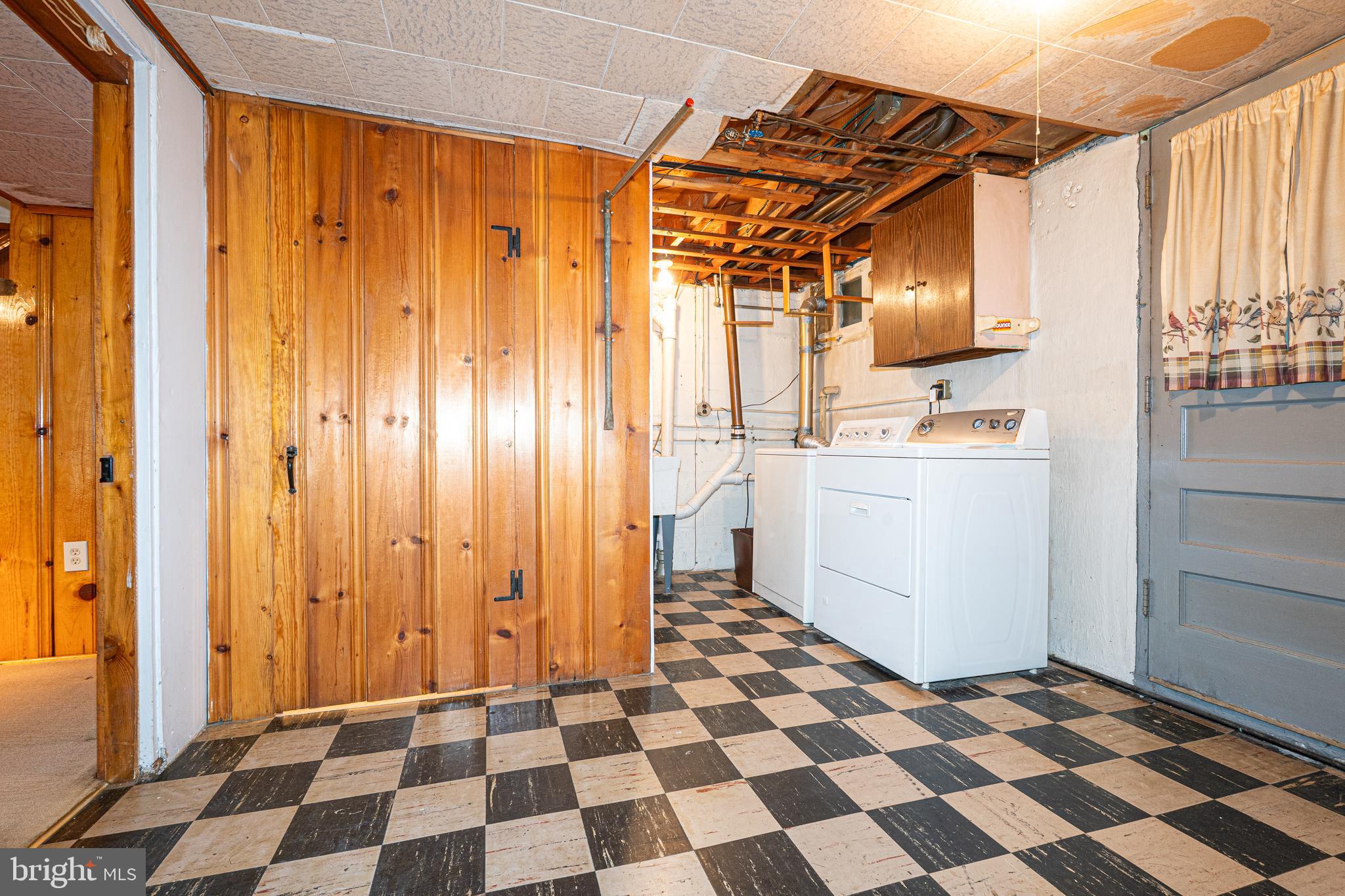 2734 Plainfield Road Baltimore, MD 21222 - Photo 22 of 34 Basement laundry/utility