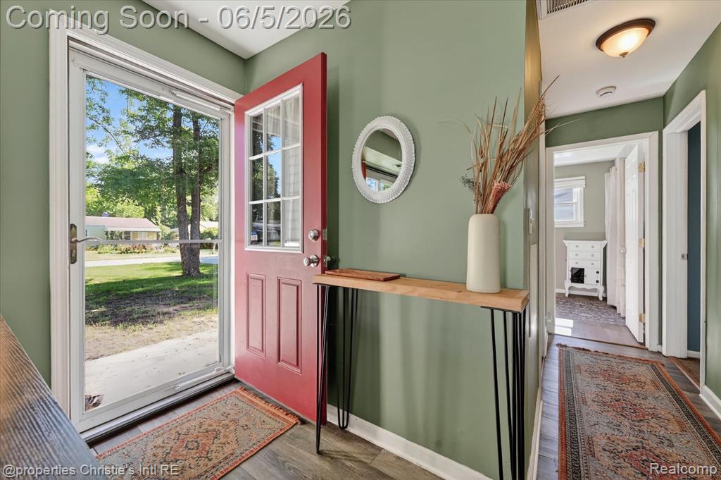 39185 Chase Street Romulus, MI 48174 - Photo 4 of 34