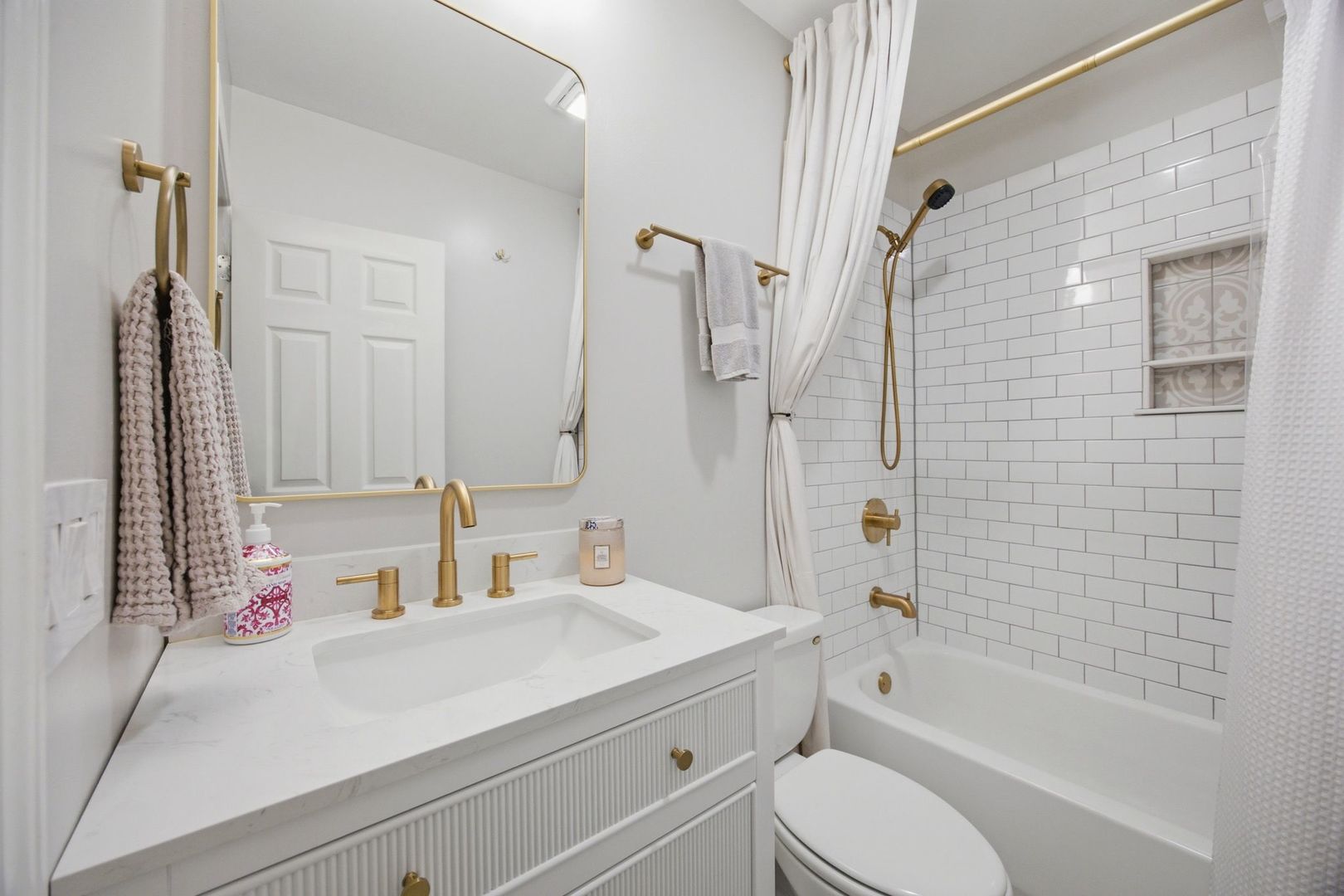 2127 West Rice Street, Unit 2E Chicago, IL 60622 - Photo 18 of 21 Gallery Image 18