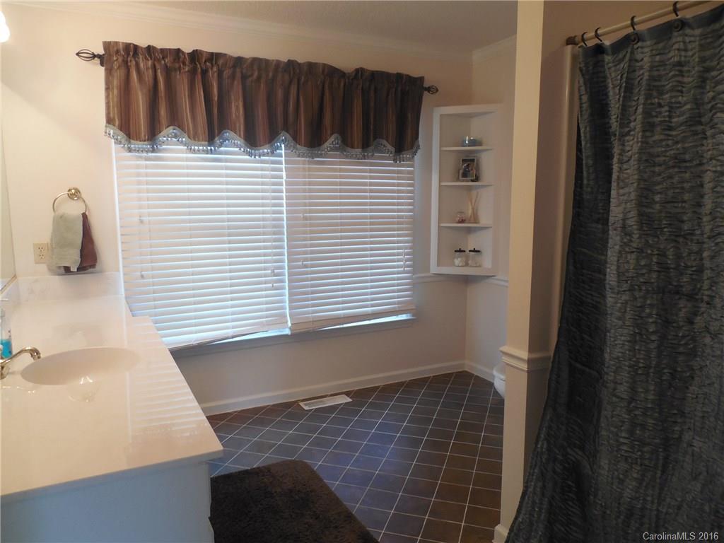 1335 Riverside Drive Lexington, NC 27292 - Photo 10 of 24 Gallery Image 10