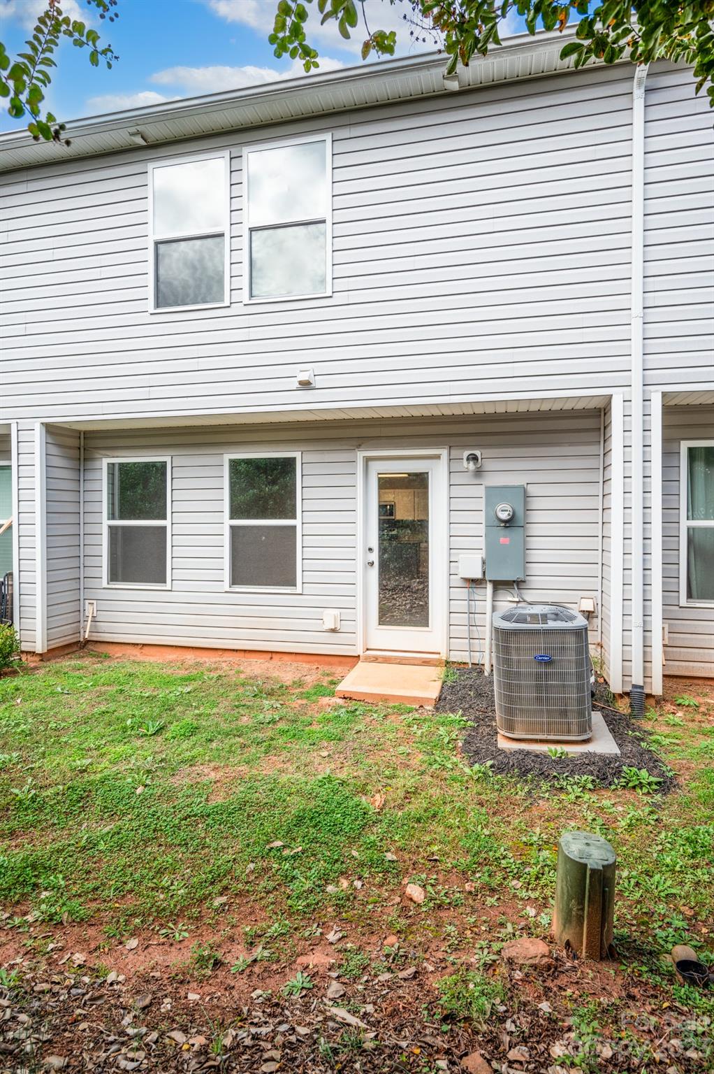 1476 Mulberry Ridge Drive Newton, NC 28658 - Photo 33 of 34 a backyard of a house