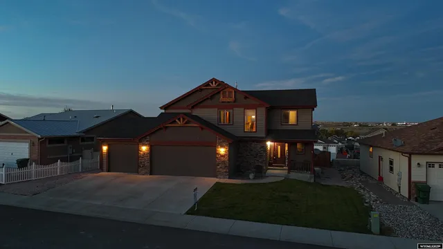 $615,000 | 981 Meadowlark Drive, Douglas, WY 82633
