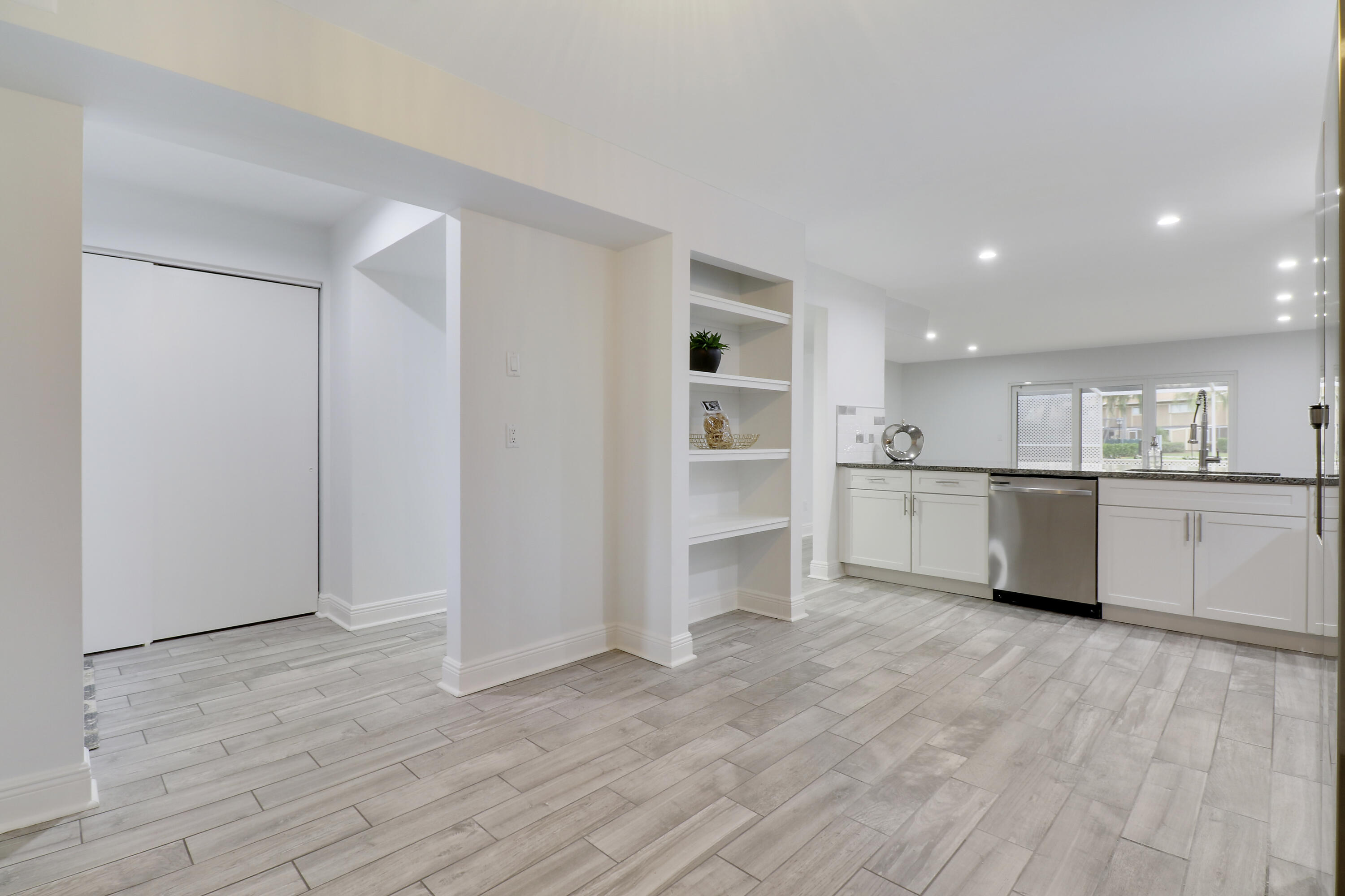 372 Maplecrest Circle Jupiter, FL 33458 - Photo 1 of 42 372 Maplecrest