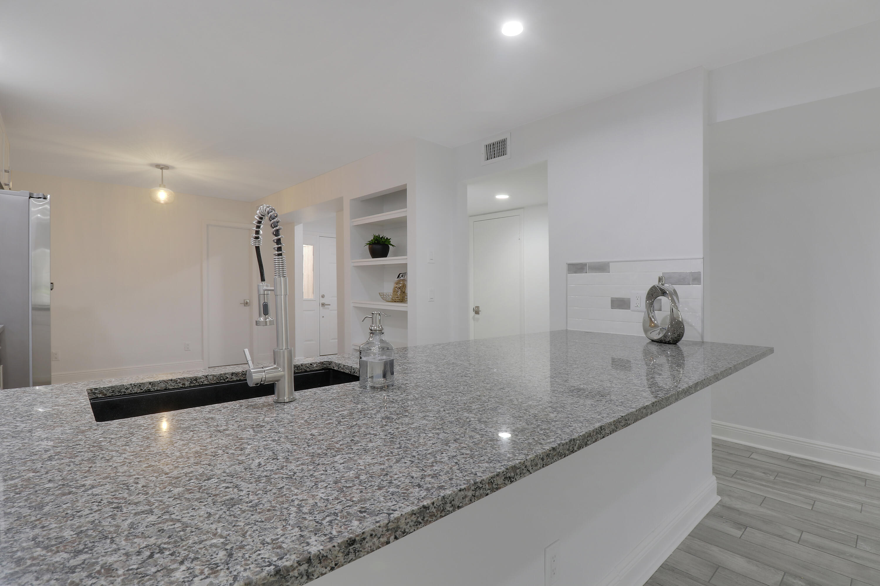 372 Maplecrest Circle Jupiter, FL 33458 - Photo 20 of 42 House1-22