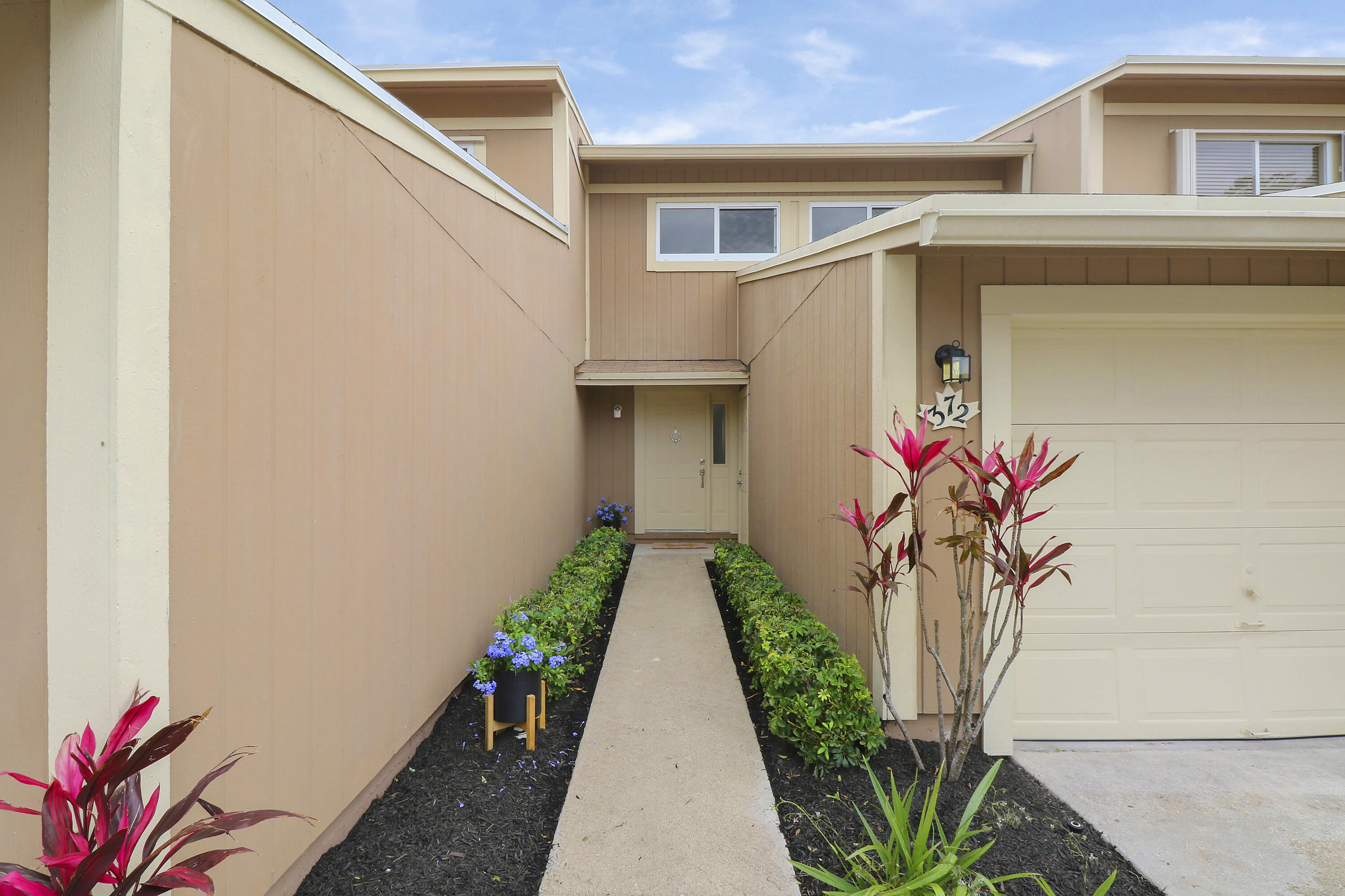 372 Maplecrest Circle Jupiter, FL 33458 - Photo 2 of 42 House1-3