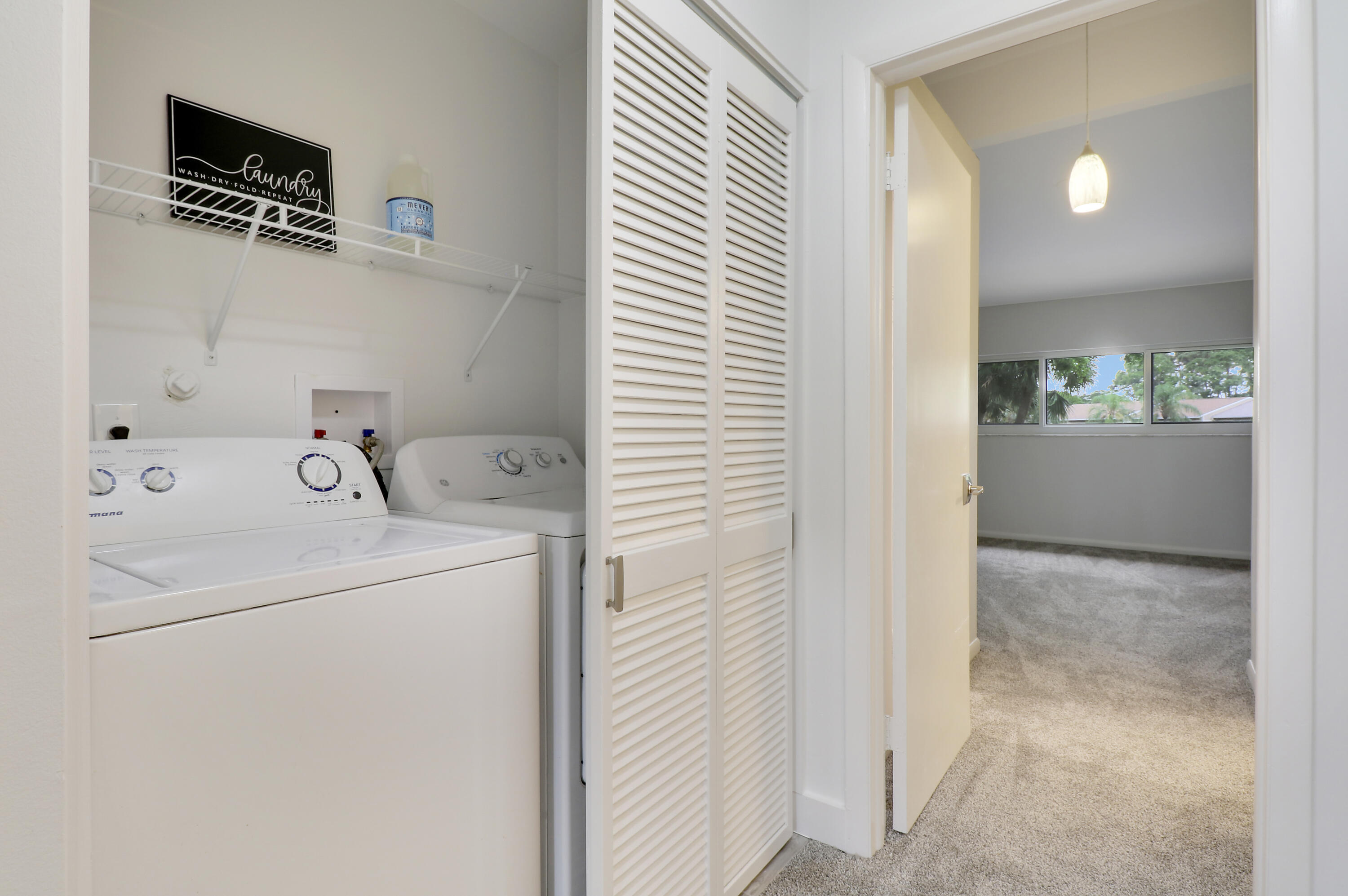 372 Maplecrest Circle Jupiter, FL 33458 - Photo 34 of 42 House1-35