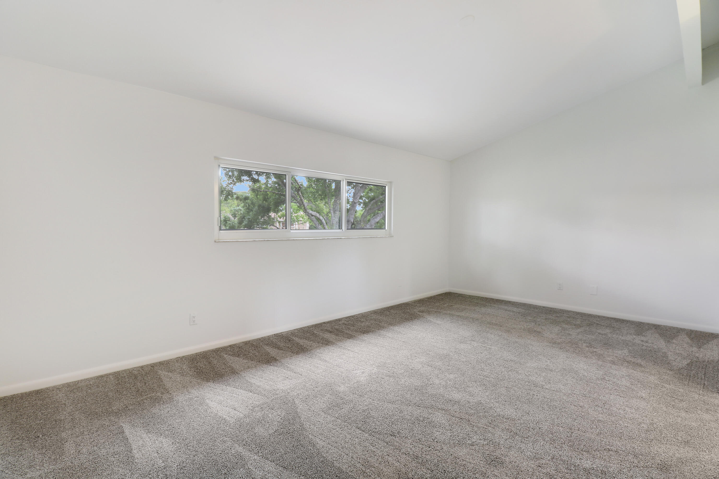 372 Maplecrest Circle Jupiter, FL 33458 - Photo 39 of 42 House1-40