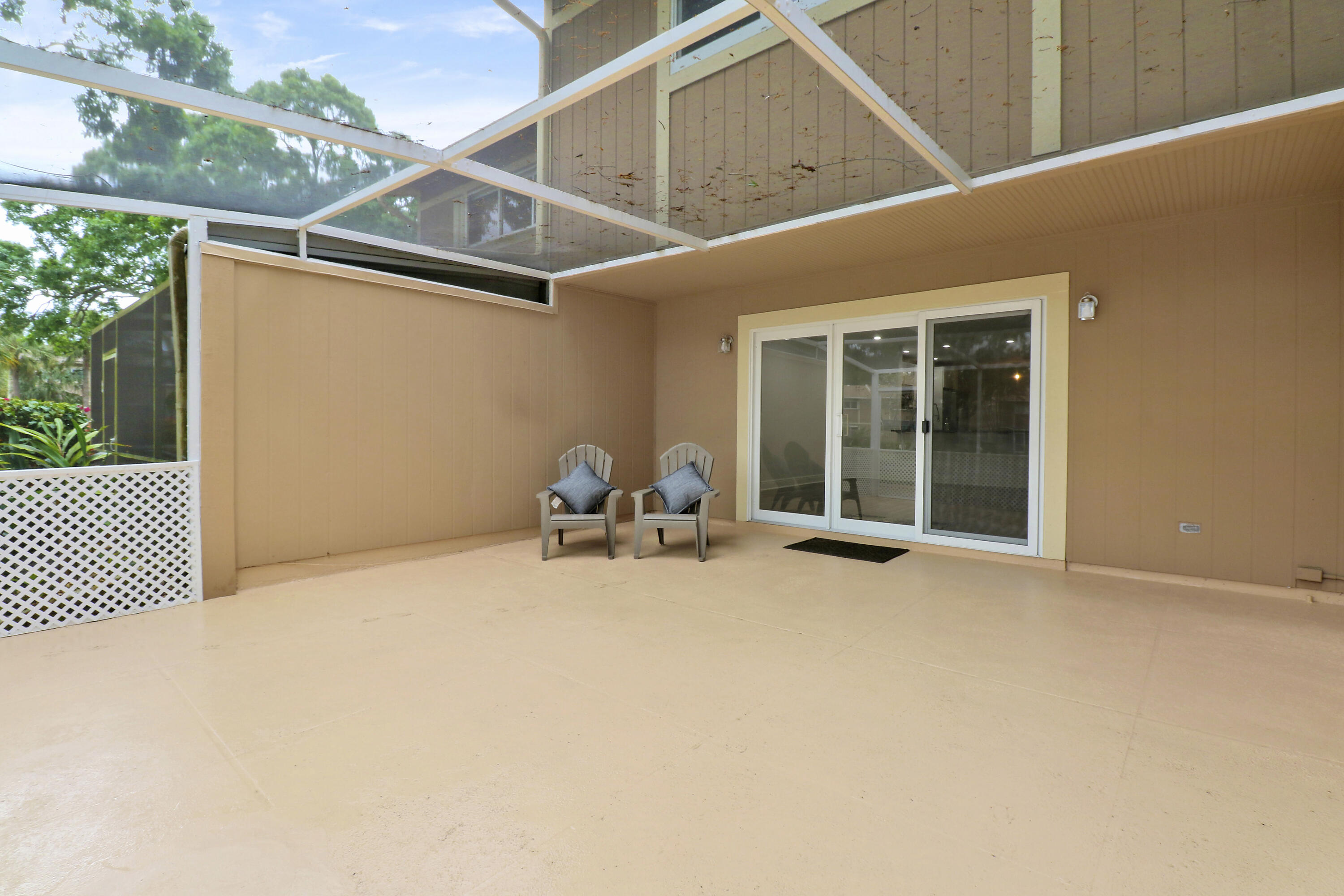 372 Maplecrest Circle Jupiter, FL 33458 - Photo 8 of 42 House1-10