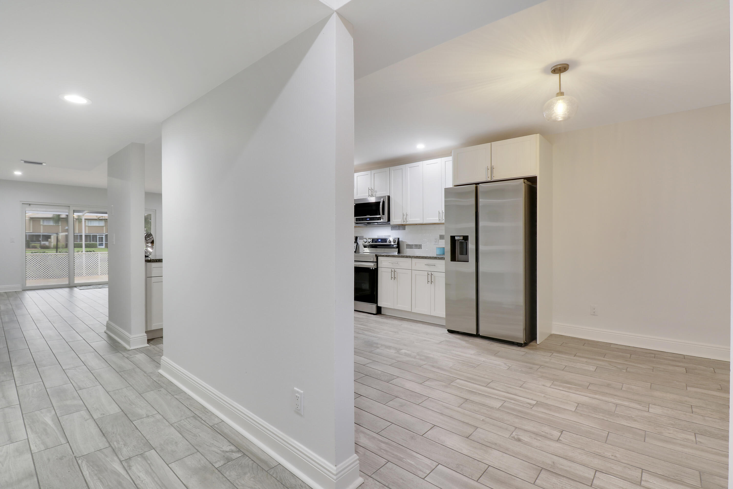 372 Maplecrest Circle Jupiter, FL 33458 - Photo 10 of 42 House1-12