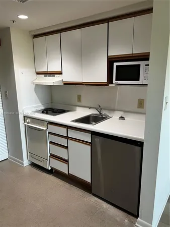 $1,300 | 5719 Southwest 72nd Street, Unit 5719, South Miami, FL 33143