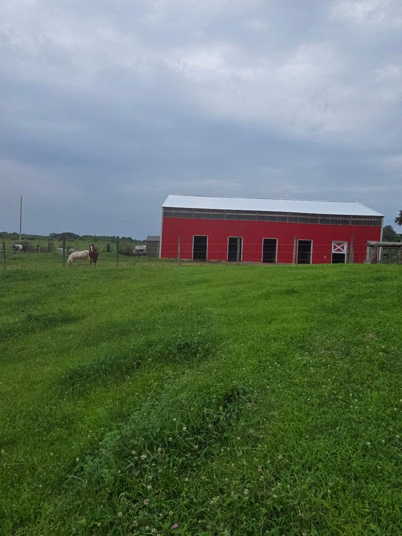 16565 14 Mile Road Battle Creek, MI 49014 - Photo 11 of 36 14 mile 16565 horse barn