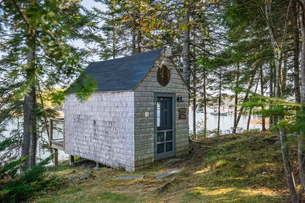 $2,250,000 | 17 Bayberry Lane, Tremont, ME 04612