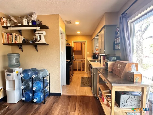 $2,200 | 421 Broadway Street, San Marcos, TX 78666