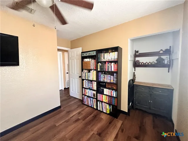 $2,200 | 421 Broadway Street, San Marcos, TX 78666