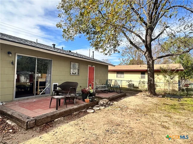 $2,200 | 421 Broadway Street, San Marcos, TX 78666