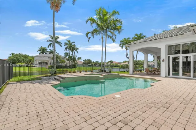 $1,999,999 | 3250 West Stonebrook Circle, Davie, FL 33330