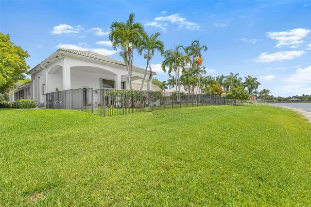 $1,999,999 | 3250 West Stonebrook Circle, Davie, FL 33330
