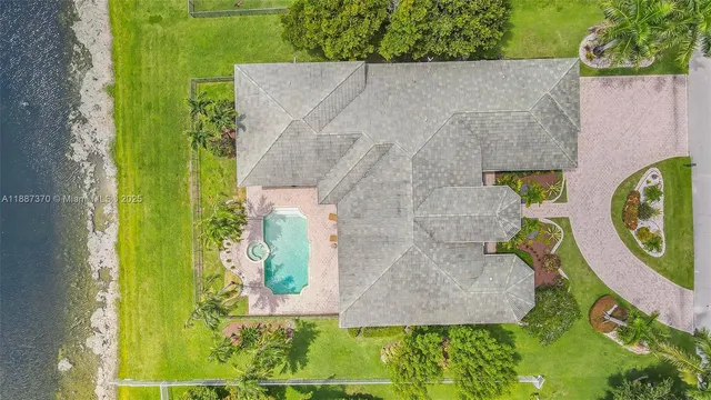 $1,999,999 | 3250 West Stonebrook Circle, Davie, FL 33330