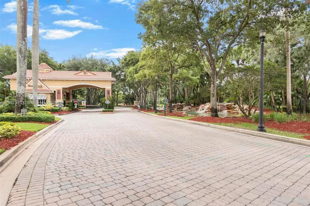 $1,999,999 | 3250 West Stonebrook Circle, Davie, FL 33330