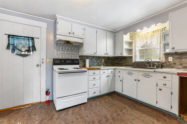 $259,900 | 218 Breezy Hill Road, Barton, VT 05822